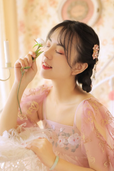 布拉芙夫人未删减